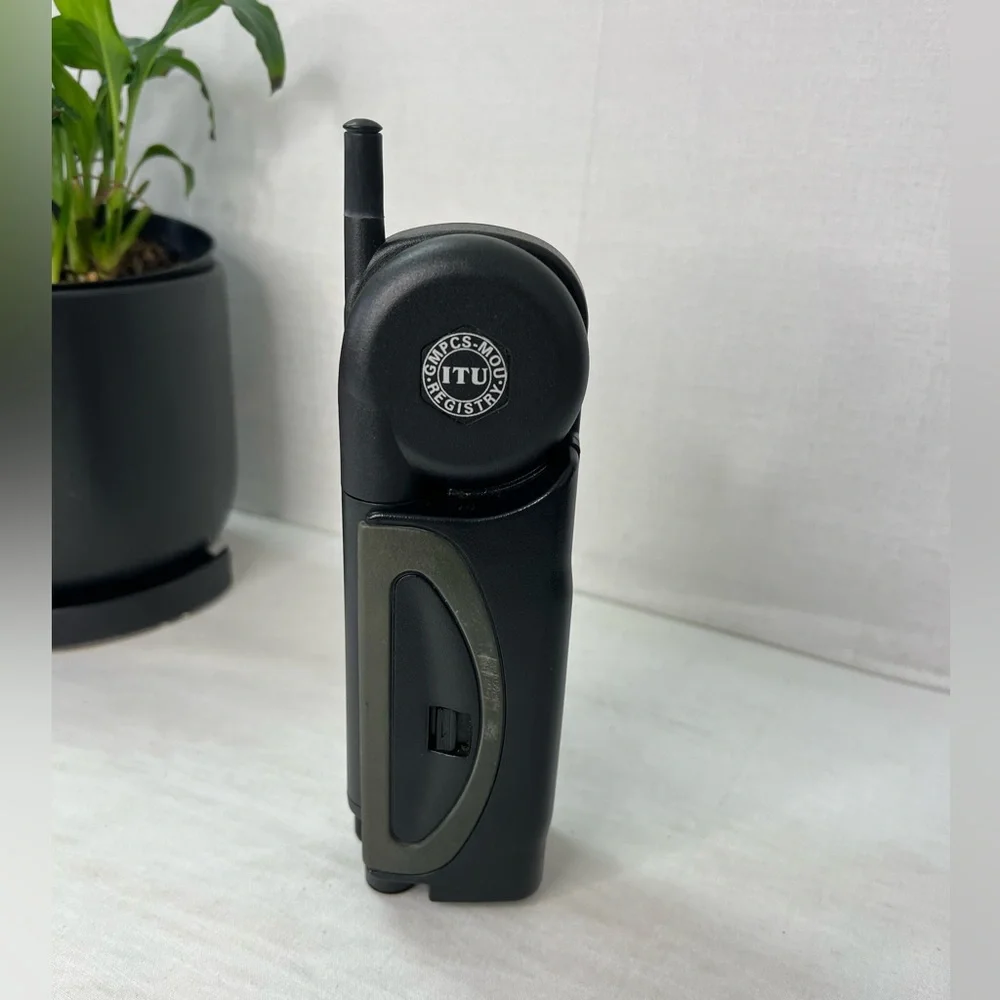 Globalstar GSP-1600 Satellite Phone and Car‎ Kit Bundle